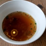 キッチンふくろう - にこみハンバーグに付くオニオンスープ