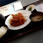 カルビ1ばん - ミックスフライ定食