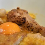 とん唐てん - 一黒軍鶏　特製炙り親子丼　新感覚親子丼フォアグラ入り(手羽元)