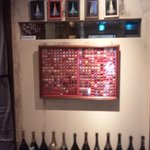 ビストロ シャンパーニュ - ワインキャップのコレクションがカワイイ