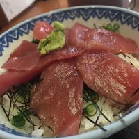 浅草 魚料理 遠州屋 - 近海生まぐろ丼（アップ）