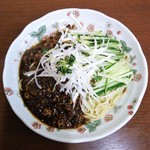 青山 - ジャージャン麺　750円