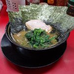 家系ラーメン 王道家 - 王道家　ラーメン680円ふつう + のり100円