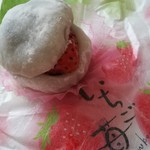 和菓子司　亀田屋 - いちご大福180円