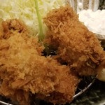 名代とんかつ かつくら - ヒレカツ&カキフライ定食
      このカキフライ旨いっ！タルタルも酸味が爽やかで超好みっ！
      カキフライだけの定食が欲しい～っ！！！