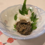 季節料理 よし野 - お通し（蟹みそ）