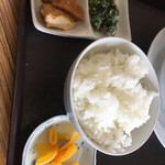 博多 豚十郎 - ご飯、小鉢、漬物