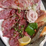 河伯菜館 - 豚トロも入ってます