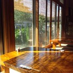 Shunsai Ishikawa - 個室やカウンターもありますが、畳の部屋にテーブルがあります。