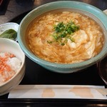 まい華 - けいらんうどん  と   鮭ご飯