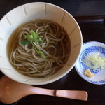 手打ち蕎麦と酒 佳蕎庵 - かけそばです。