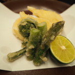 瓢斗 - 強肴：筍と春野菜の天ぷら　塩、酢立