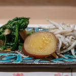 うを徳 - 2019.2 京都春菊とアワビタケ胡麻和え、鳴門金時（サツマイモ）、琵琶湖氷魚（鮎の稚魚）とカニミソ