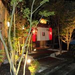 Izakaya Kan - 新鮮市場の前、どんなん？？と最初は思うでしょうが、とっても庶民的なお店です。家族づれ多し！