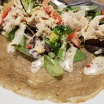 ビーダブリュー カフェ - サラダ風ガレット（蒸し鶏＆粒マスタード）