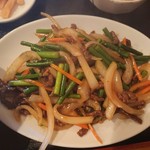 中国料理 餃子菜館 - 2019年2月　牛肉細切りとニンニクの芽炒め（ランチB）　700円