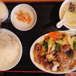 中国料理 餃子菜館 - 2019年2月　豚肉と野菜の甘辛味炒め（ランチA）　600円