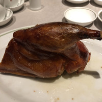 中国飯店 富麗華 - 北京ダックの鴨見せてくれます