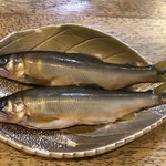 旬ものと日本酒 とみ笑 - 山口の鮎