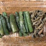 旬ものと日本酒 とみ笑 - 山うどとぜんまい