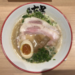七星 - 豚骨しょうゆラーメン 750円