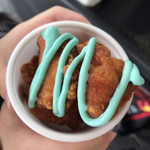 デュエルドッグ - カスタムチキン450円⭐️好きなソースをかけて食べます！青いマヨネーズʕ•̀ω•́ʔ✧