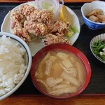 なるみ食堂 - 唐揚げ定食ご飯大盛り