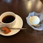 Sousai Shokudokoro Ebi Shou - 食後にコーヒーとアイスが付いてます。