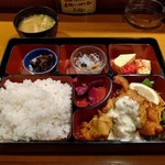 はっさく - 鶏ももから揚げ弁当（750円）