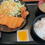 サリーズキッチン - ロースかつ定食ランチ限定500円込