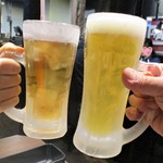 牛角 - アサヒスーパードライ 生 500円 ⇒ 割引で 390円（税別）と、冷たいお茶（無料）で 乾杯 ！　　　　　2019.02.22