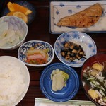 山家食堂 - おまかせ定食サワラの西京焼き