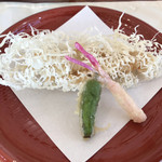 無国籍蕎麦会席 拓朗亭 - 丹波霞(にわがすみ) ちいさなかすみ揚げ(舌平目)