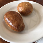 無国籍蕎麦会席 拓朗亭 - 蕎麦粉を練り込んだパン