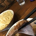 東池袋 大勝軒 - 1枚目のﾁｬｰｼｭｰ断面