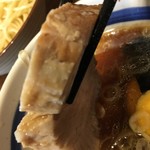 東池袋 大勝軒 - 3枚目のﾁｬｰｼｭｰ断面