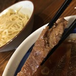 東池袋 大勝軒 - 4枚目のﾁｬｰｼｭｰ断面