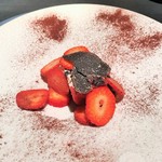 エクアトゥール - 苺のティラミス