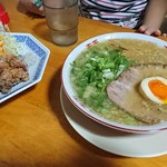 ラーメン ととち丸 - 唐揚げ 3個