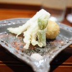 津の守坂 小柴 - 白魚　こごみ？　松葉蟹コロッケ