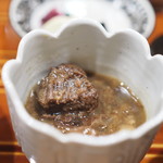 津の守坂 小柴 - 熊のワイン煮