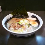 らーめん豚の都 - ノーマル塩ラーメン（680円+駐車代100円）