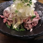 豚小家 - 爆弾ユッケ（はつ、たん、ハラミ刺し）
      
      UP画