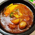 代官山焼肉 kintan - ゴロッと季節野菜の石焼きビーフシチュー