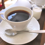ブラウンカフェ - ホットコーヒーとたっぷりのミルク