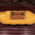 野口太郎 - 太刀魚のカダイフ 干し柿と梅のソース