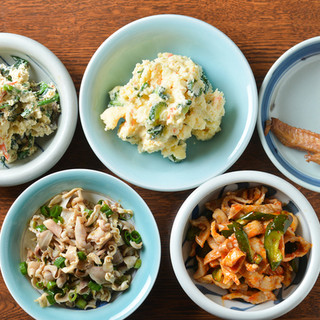 お酒と合わせてもう、一品！屋台時代から愛されるメニューも◎