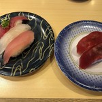 ダイマル水産　 - ダイマル三昧(生びんちょう、真鯛、赤さば) 240円
まぐろ赤身 100円