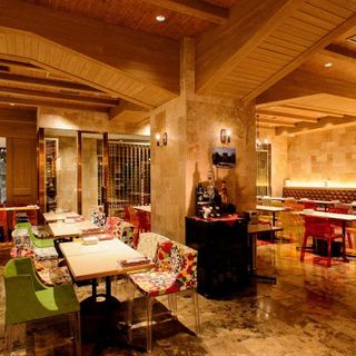 団体様も安心の広々とした店内！