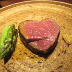 イル アオヤマ - 知多牛の熟成ヒレ　アスパラ